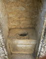 Latrines, chateau de Bonaguil, vers 1400 1. France.png