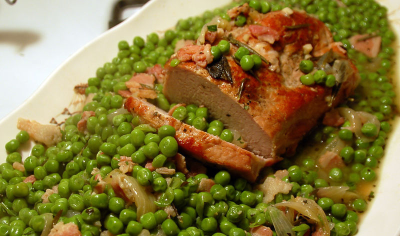 Файл:Pig with peas.jpg