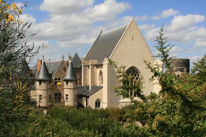 Angers - Château - Le châtelet, la chapelle et la tour du moulin - 20080921.JPG