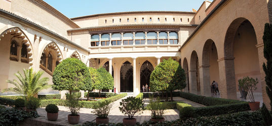 La Aljaferia - inner court.jpg